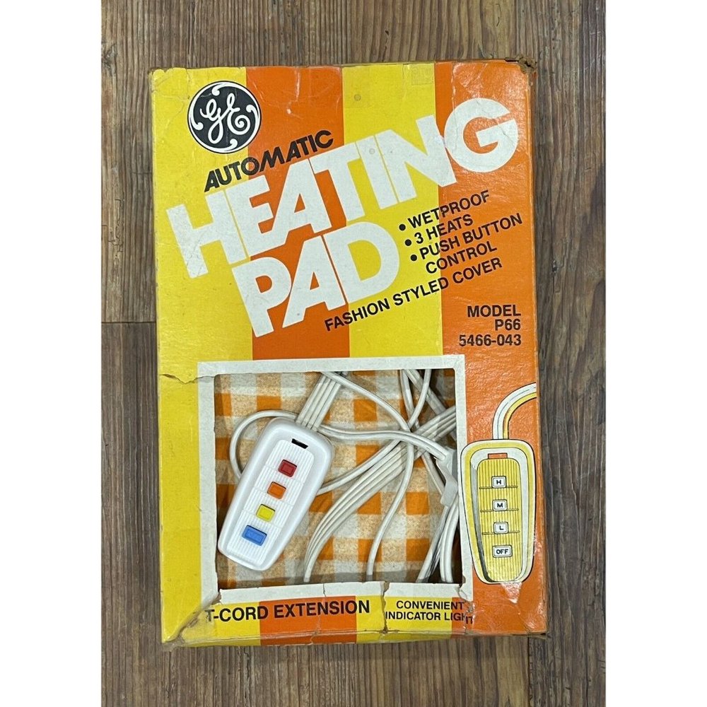 General Electric GE Heating Pad Model P66 1960s in Original Box Vintage Plaid